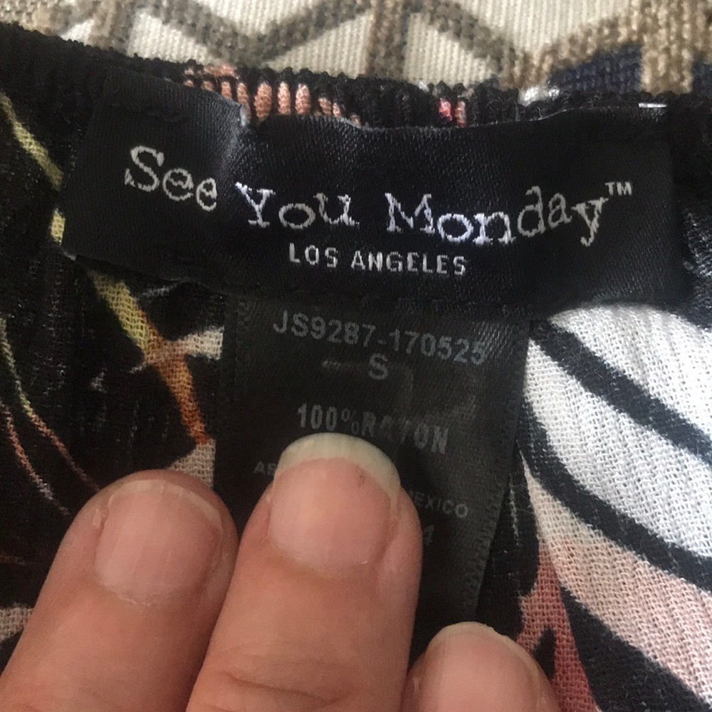 See You Monday ( Jumper) - Picture 9 of 9